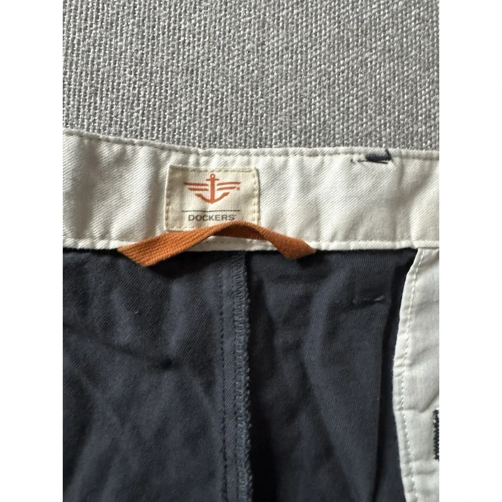 Dockers Classic Fit Men's Maritime Blue Shorts Flat Front Chino Cotton Size 40‎